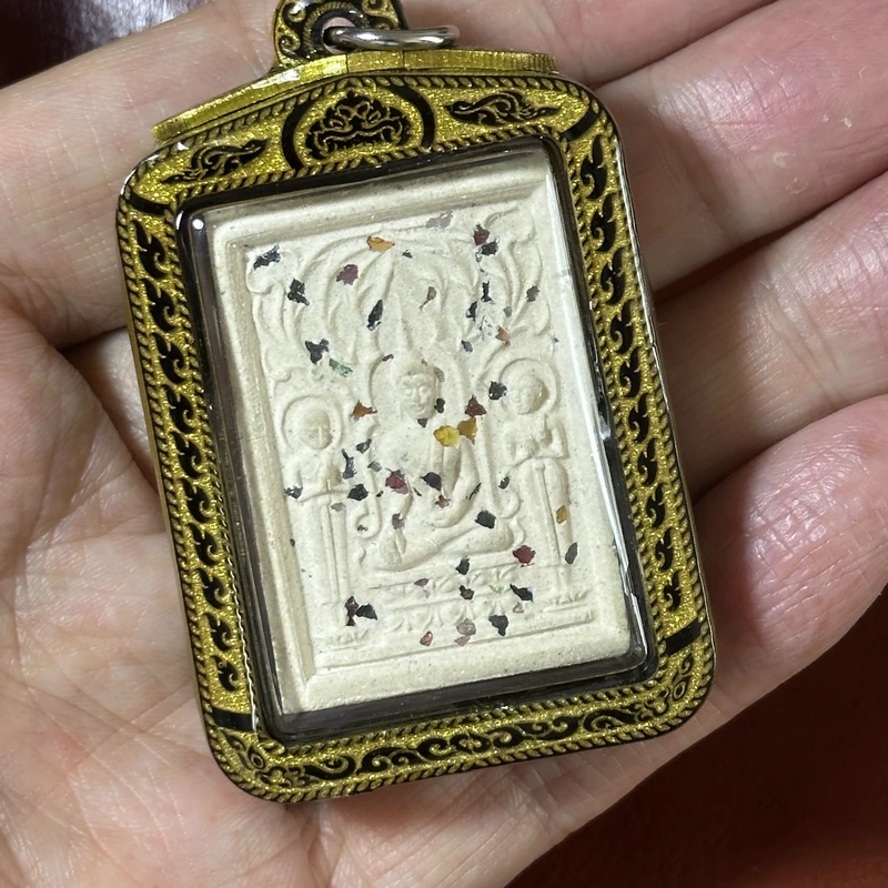 Luang Phor Komet · Somdej Gem-Scattered Sacred Powder · Wat Ratchanadda B.E. 2512 · Royal Temple · One-of-a-Kind 4