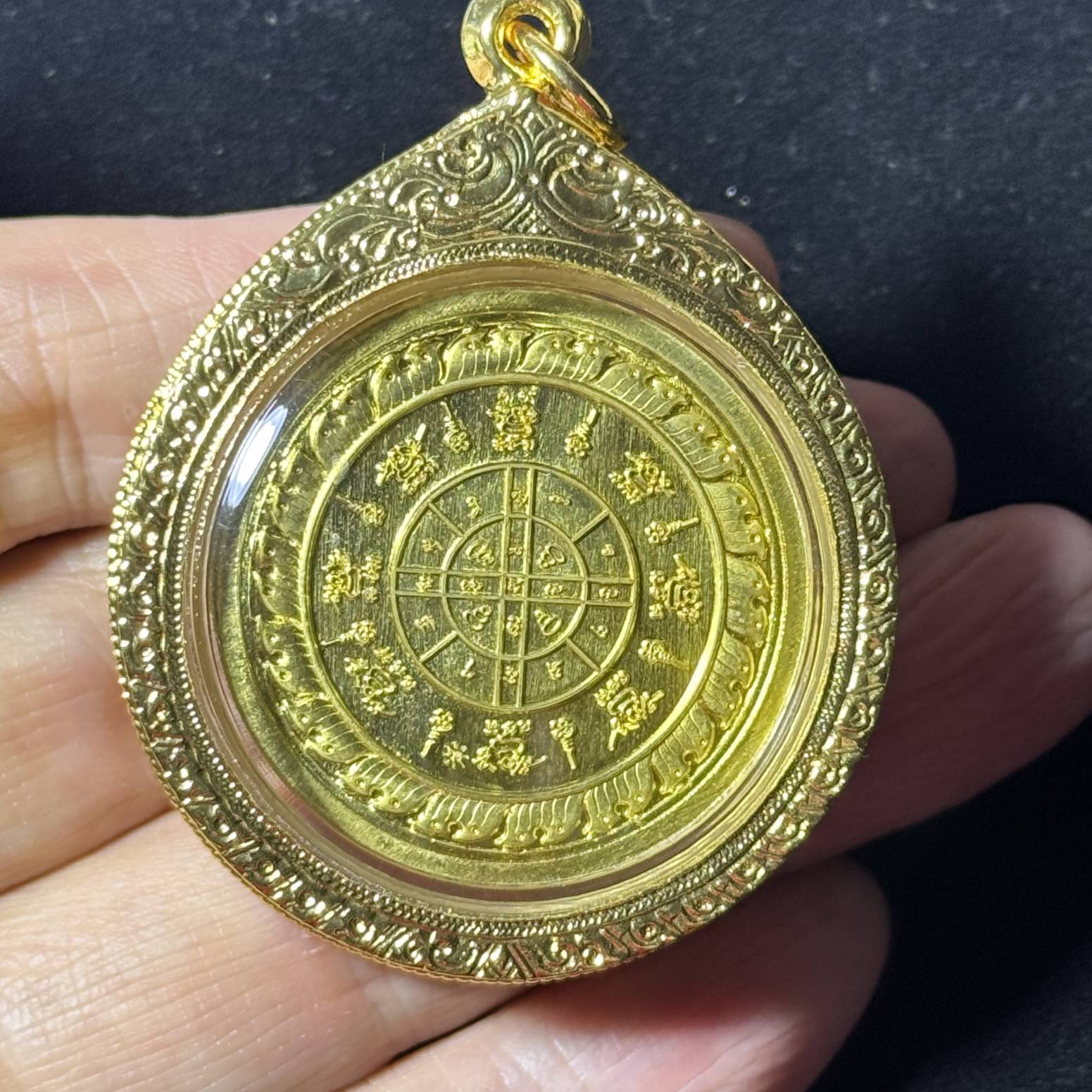 龙婆威集 Luang Pu Wichit · 双虎圣虎币·เสาร์ 5 加持版·烧珐琅黄铜（佛历2567年卡奥南诺寺亲主开光｜五场法会加持·意大利金+水钻镶边·仅此一件） 2