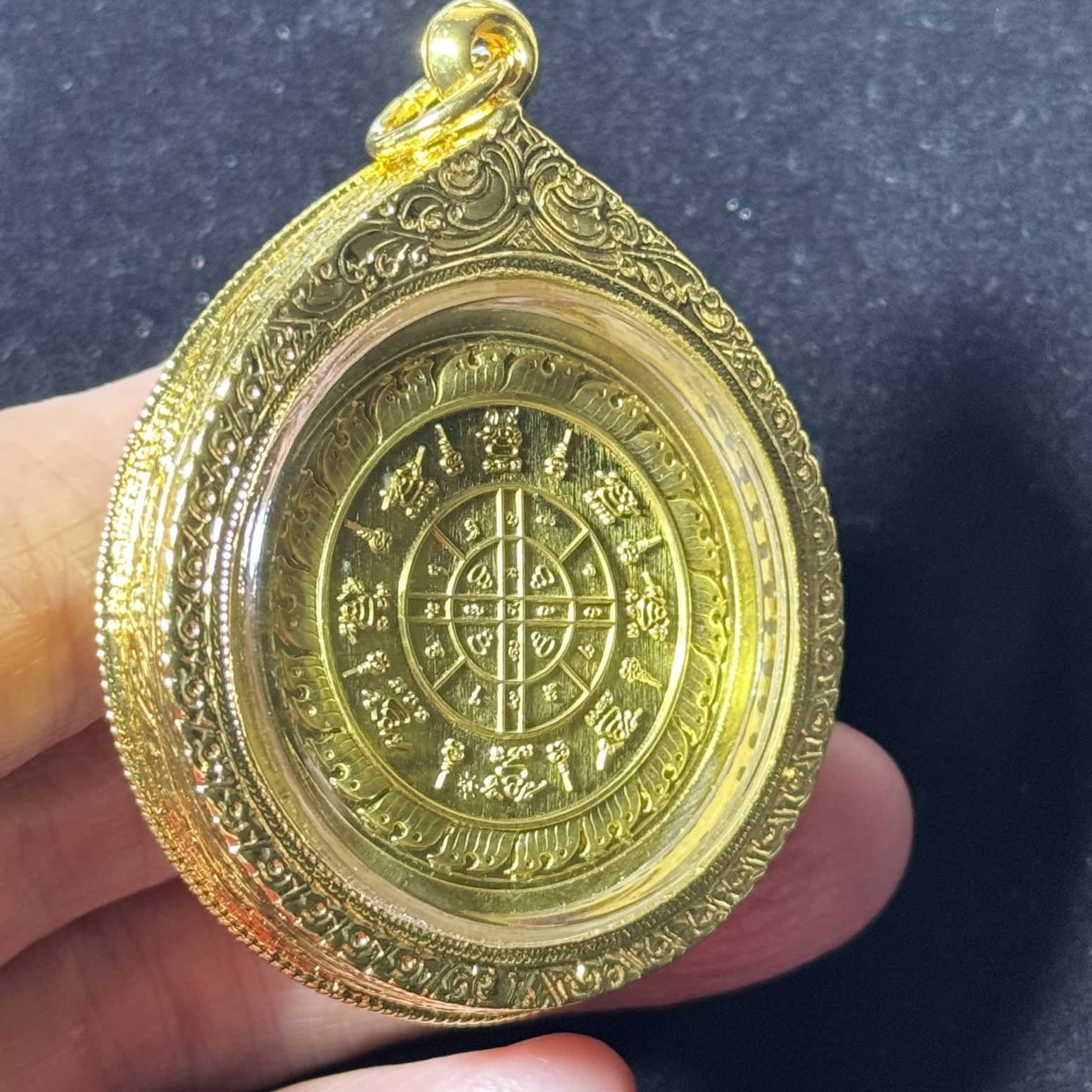 龙婆威集 Luang Pu Wichit · 双虎圣虎币·เสาร์ 5 加持版·烧珐琅黄铜（佛历2567年卡奥南诺寺亲主开光｜五场法会加持·意大利金+水钻镶边·仅此一件） 6
