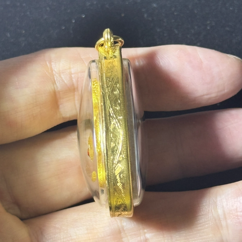 Luang Phor Pern 2535 Phra Pidta Powder Amulet with Gem and Certificate 6