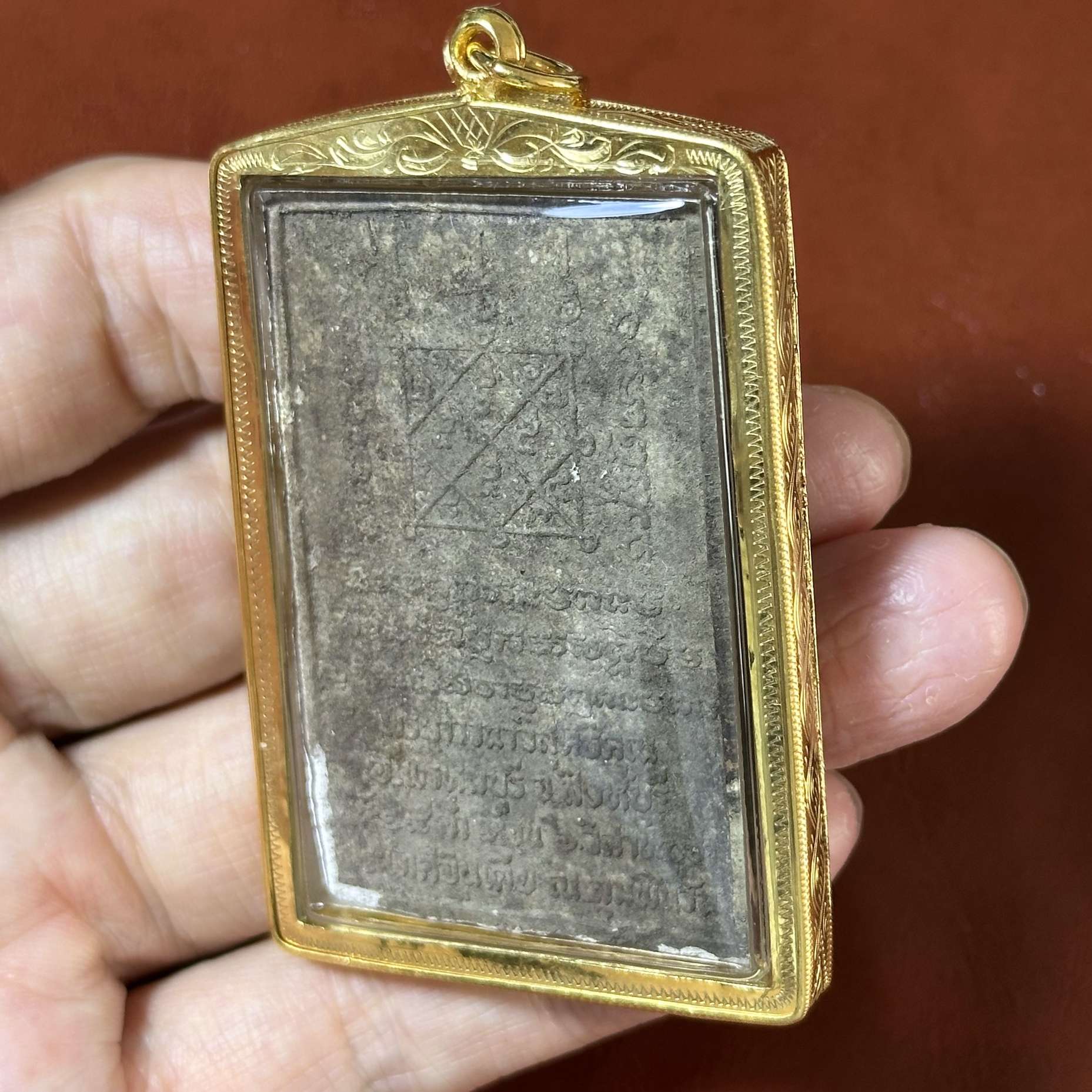 龙婆扎兰·诞生觉悟涅槃·圣粉佛牌·佛历2532年·安帕瓦寺亲制开光·附Samakom Phra鉴定证书 3