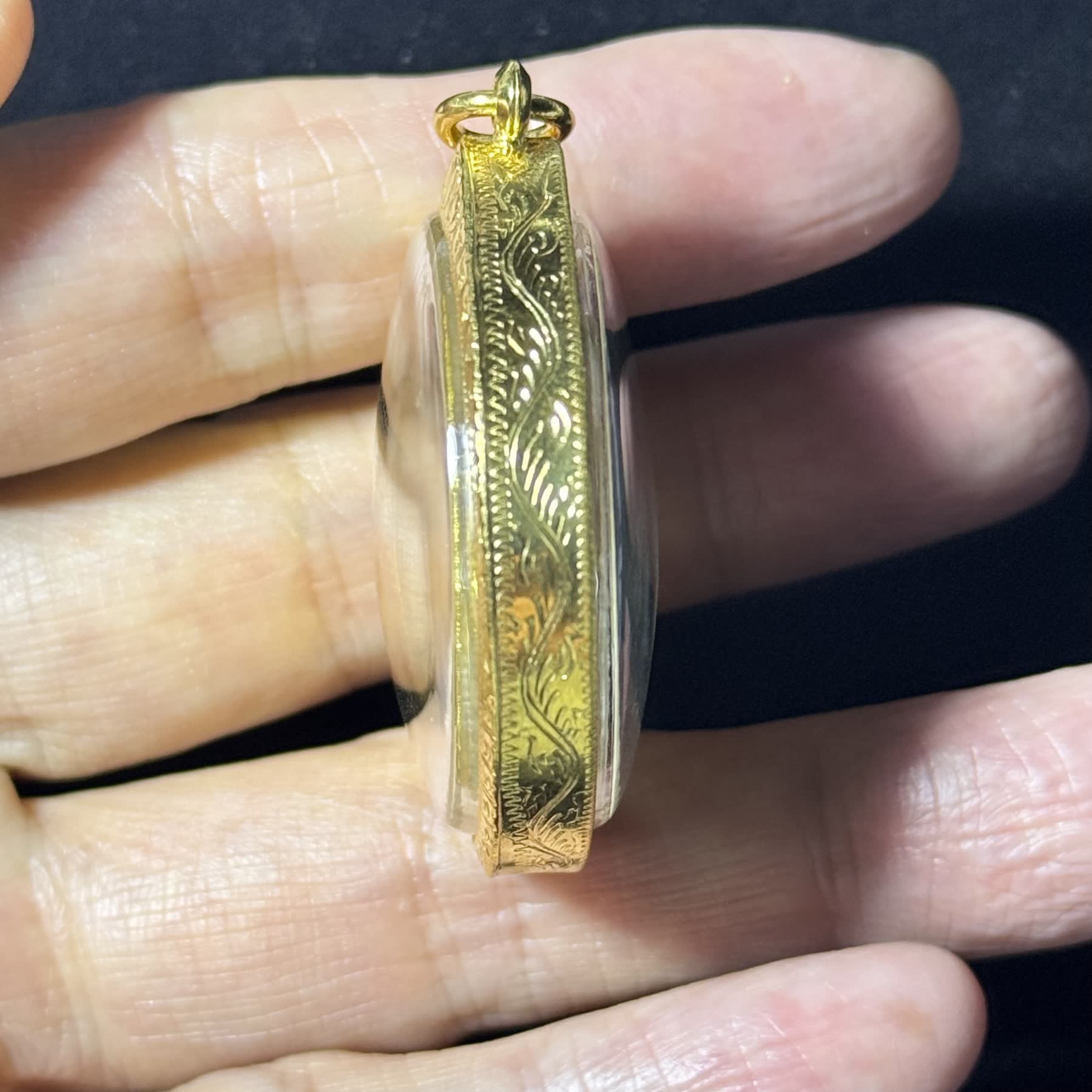 龙婆威集 Luang Pu Wichit · 双虎圣虎币·เสาร์ 5 加持版·烧珐琅黄铜（佛历2567年卡奥南诺寺亲主开光｜五场法会加持·意大利金+水钻镶边·仅此一件） 3